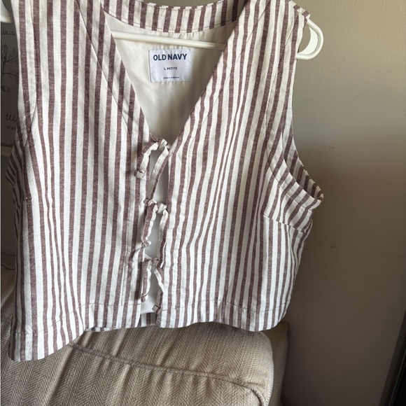 Old Navy Cream Vest - Picture 2 of 6